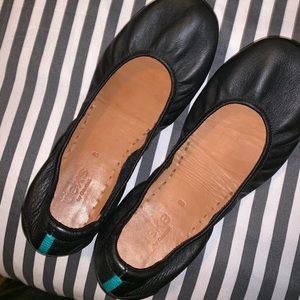 Tieks size 8 matte black GUC